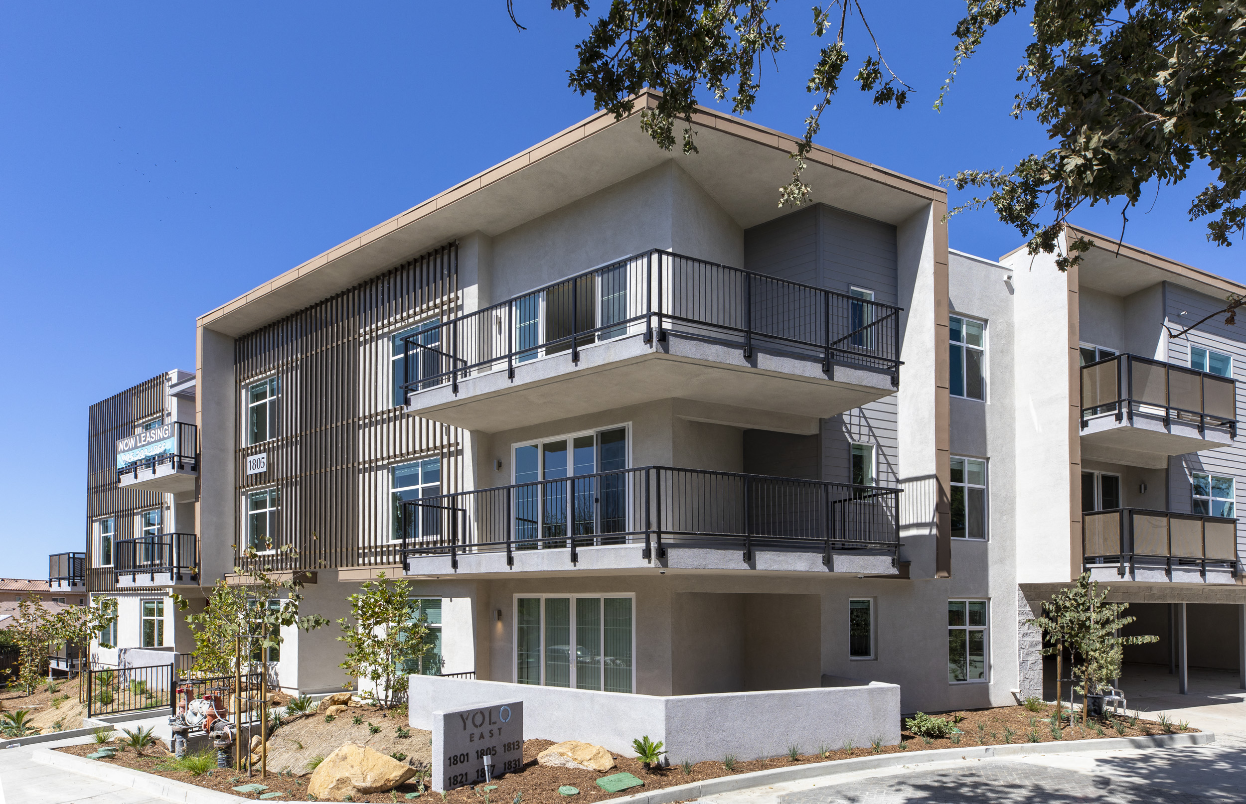 YOLO East Apartments in Thousand Oaks, CA